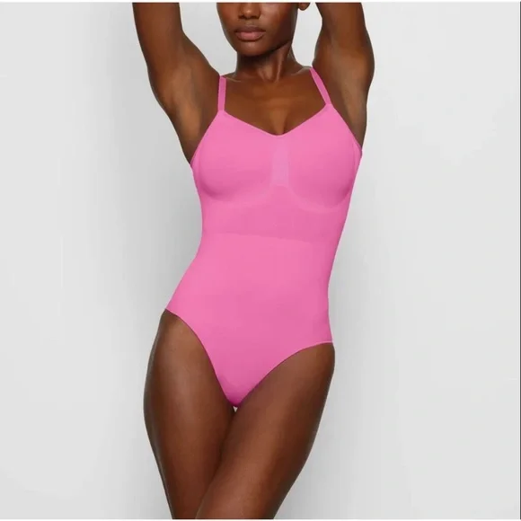 NEW Skims seamless sculpt brief bodysuit - Picture 6 of 11